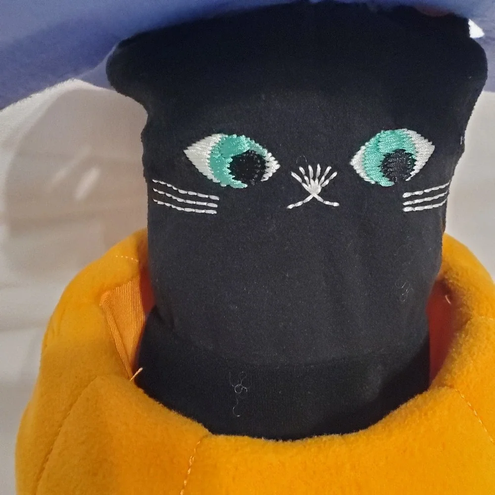 Hallmark Black Cat Witch w/ Pumpkin Motion Sound  Spooky Halloween